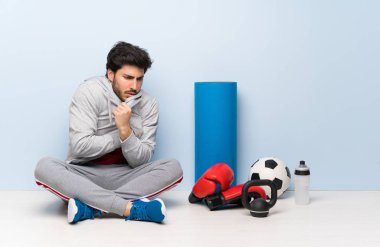 Spor adam donma katta oturan