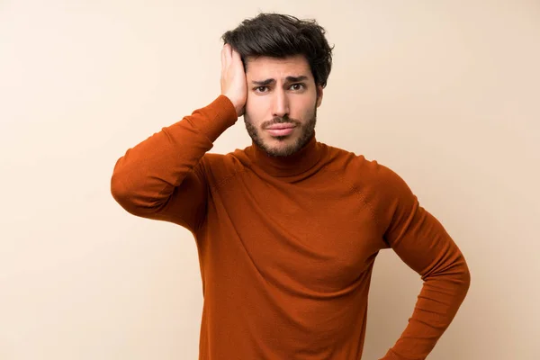 Knappe Geïsoleerde Muur Met Een Uitdrukking Van Frustratie Geen Begrip — Stockfoto