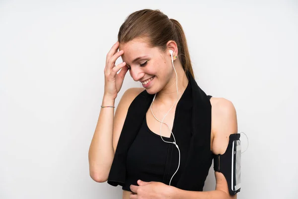 Joven Mujer Del Deporte Sobre Fondo Blanco Aislado Riendo — Foto de Stock