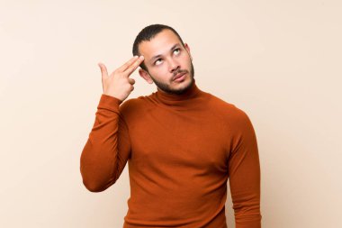 İntihar jest yapan sorunları ile balıkçı yakalı kazak ile Kolombiyalı adam