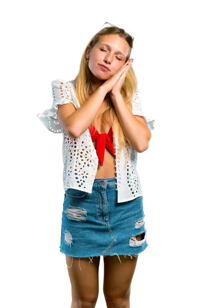 Menina Loira Férias Verão Fazendo Gesto Sono Expressão Doce Adorável — Fotografia de Stock