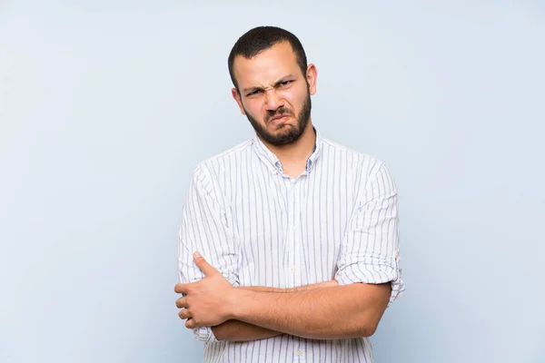 Colombiano Uomo Oltre Isolato Muro Blu Sentimento Sconvolto — Foto Stock