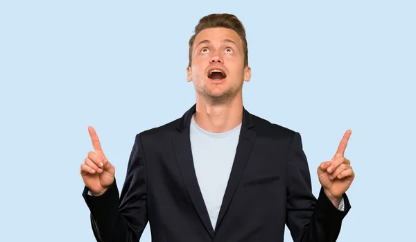 Blonde Handsome Man Surprised Pointing — Stock Photo, Image