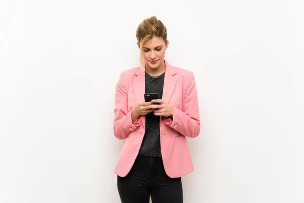 Young Blonde Woman Pink Suit Sending Message Mobile — Stock Photo, Image