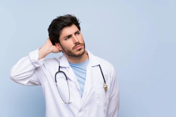 Doutor Homem Com Dúvidas Com Expressão Facial Confusa — Fotografia de Stock