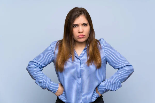 Young Girl Isolated Blue Wall Angry — Stock Photo, Image