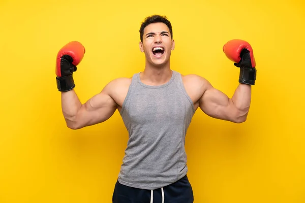 Bonito Homem Esporte Sobre Fundo Isolado Com Luvas Boxe — Fotografia de Stock