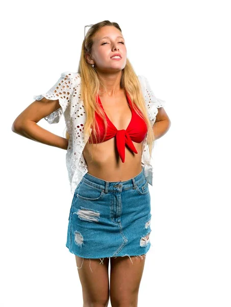 Blond Meisje Zomer Vakantie Lijden Van Rugpijn Voor Het Hebben — Stockfoto