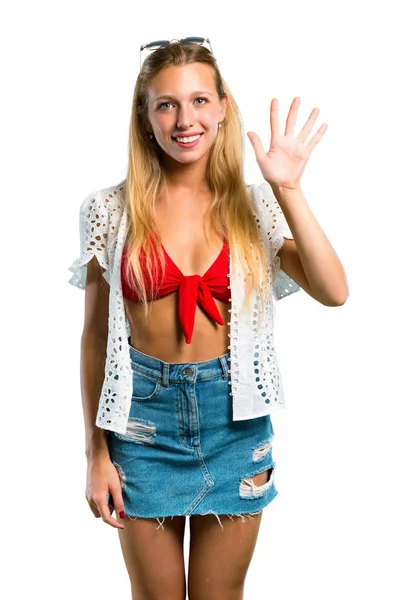 Blonde Mädchen Sommerurlaub Zählen Fünf Mit Den Fingern Auf Isoliertem — Stockfoto