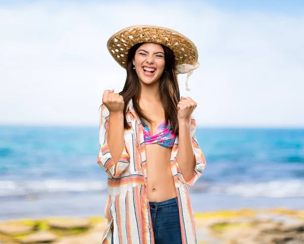 Adolescente Chica Vacaciones Verano Frustrado Por Una Mala Situación Playa — Foto de Stock