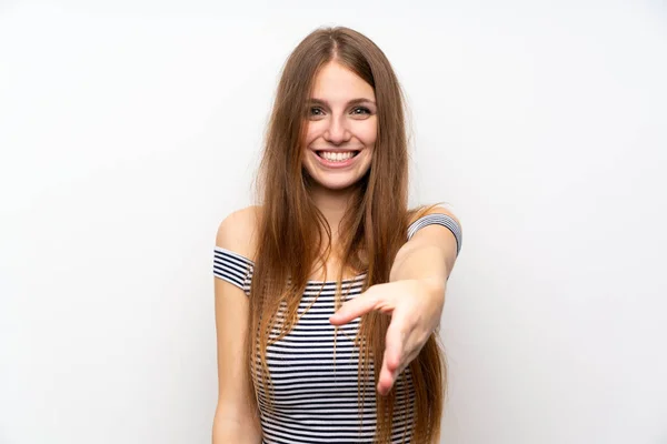 Mujer Joven Con Pelo Largo Sobre Pared Blanca Aislada Estrechando — Foto de Stock