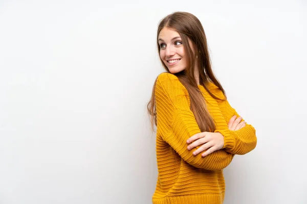 Jovem Mulher Com Amarelo Sobre Isolado Parede Branca Rindo — Fotografia de Stock