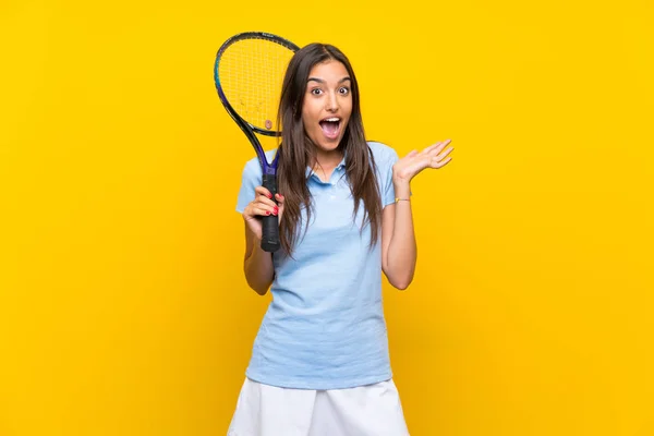 Young Tennis Player Woman Isolated Yellow Wall Shocked Facial Expression — Stock Photo, Image