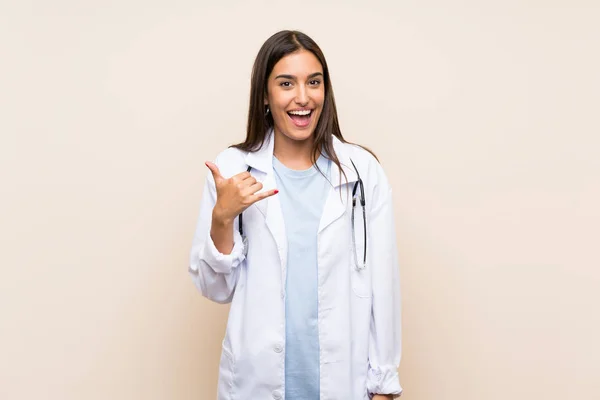 Young Doctor Woman Isolated Background Making Phone Gesture — Stock Photo, Image