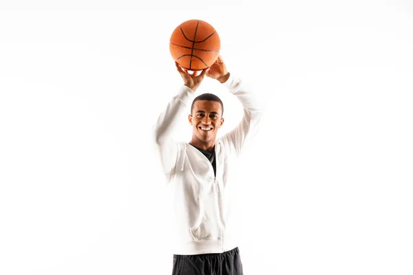 Афро Американський Баскетболіст Людина Над Ізольованим Білим Фоном — стокове фото