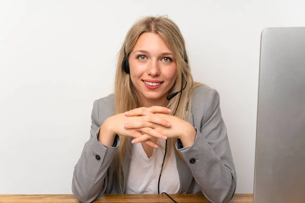 Young Woman Working Headset Office — Stock Photo, Image