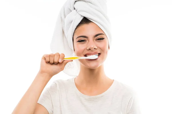 Teenager Girl Isolated White Background Brushing Her Teeths — Stock Photo, Image