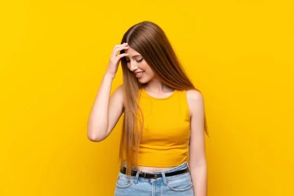 Young Woman Isolated Yellow Background Laughing — Stock Photo, Image