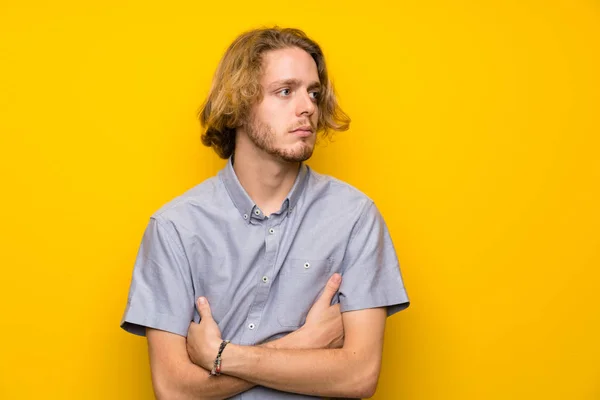 Blonde Man Isolated Yellow Background Portrait — Stock Photo, Image