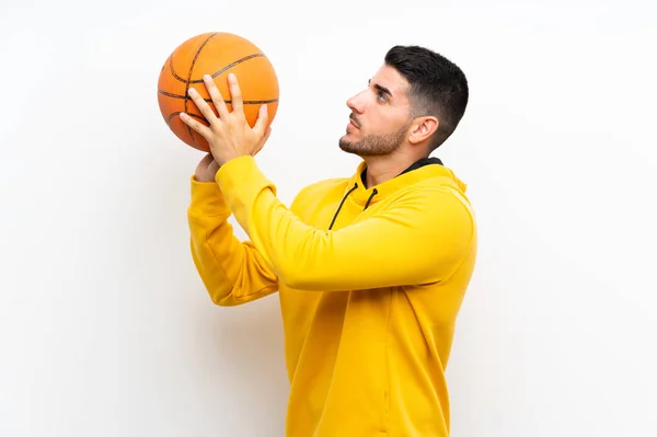 Pemuda Tampan Pemain Basket Pria Atas Dinding Putih Terisolasi — Stok Foto