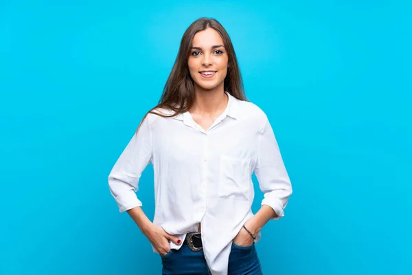 Young Woman Isolated Blue Background Laughing — Stock Photo, Image