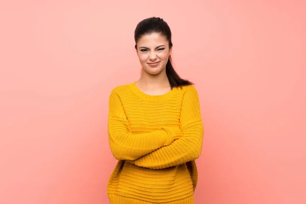 Teenager Mädchen Über Isolierte Rosa Wand Empört — Stockfoto