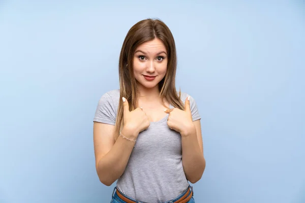 Adolescente Chica Sobre Aislado Azul Pared Con Sorpresa Expresión Facial — Foto de Stock
