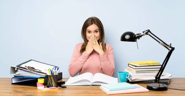 Adolescente Estudiante Chica Habitación Con Sorpresa Expresión Facial — Foto de Stock