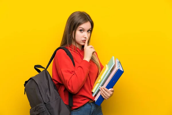 Sessizlik Jest Yapıyor Sarı Arka Plan Üzerinde Genç Öğrenci Kız — Stok fotoğraf