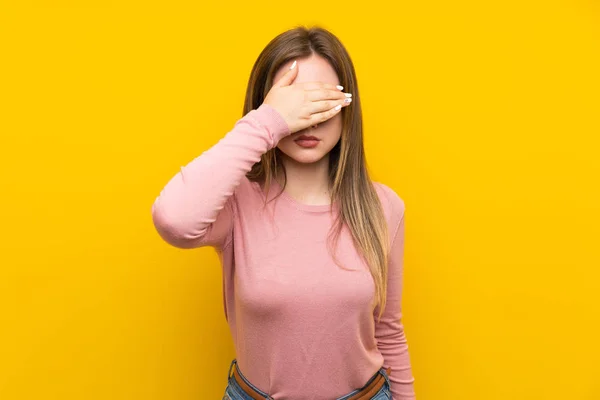 Teenager Girl Isolated Yellow Background Covering Eyes Hands — Stock Photo, Image