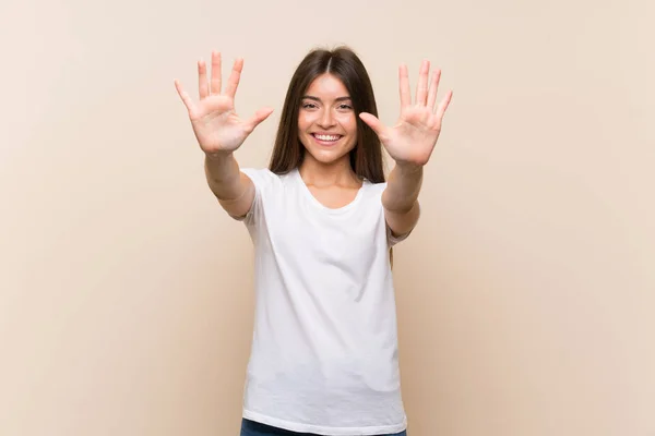 Hübsches Junges Mädchen Über Isoliertem Hintergrund Das Mit Fingern Zehn — Stockfoto