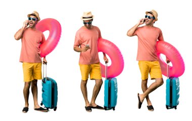 Onun yaz tatili talkin şapka ve güneş gözlüğü ile Man Seti