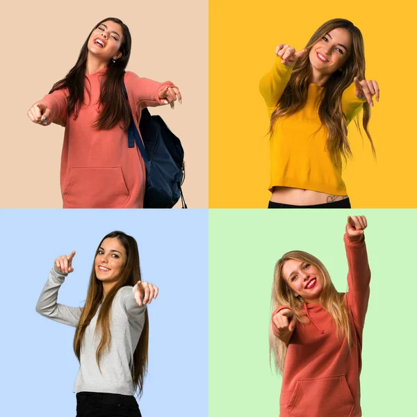 Collage Von Mädchen Zeigt Mit Selbstbewusstem Gesichtsausdruck Auf Dich — Stockfoto