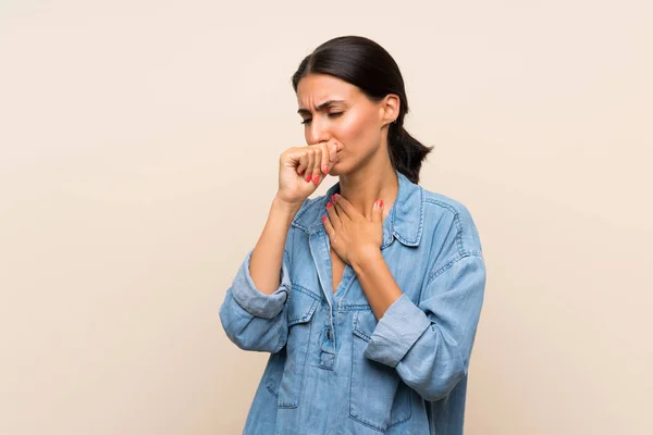 Junge Frau Mit Isoliertem Hintergrund Leidet Unter Husten Und Fühlt — Stockfoto