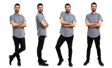 Kollarını çapraz tutan Yakışıklı adam seti