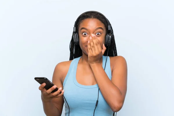 African American Teenager Girl Long Braided Hair Listening Music Mobile — Stock Photo, Image