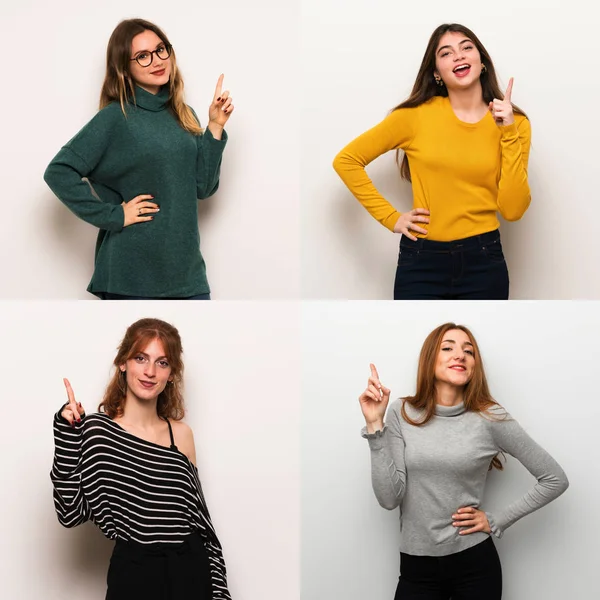 Conjunto Mujeres Sobre Fondo Blanco Mostrando Levantando Dedo Señal Mejor —  Fotos de Stock