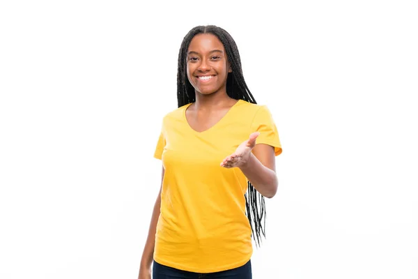 Afro Americano Adolescente Menina Com Longo Trançado Cabelo Sobre Isolado — Fotografia de Stock