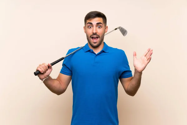 Joven Golfista Guapo Hombre Sobre Fondo Aislado Con Expresión Facial —  Fotos de Stock