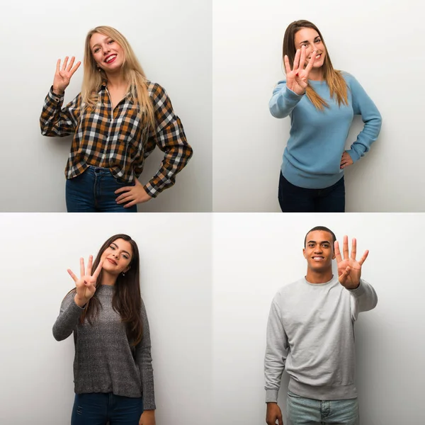 Collage Von Menschen Die Glücklich Sind Und Mit Den Fingern — Stockfoto