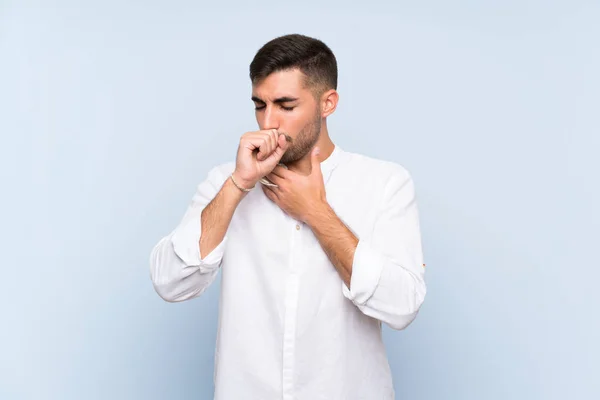 Knappe Man Met Baard Geïsoleerde Blauwe Achtergrond Lijdt Aan Hoesten — Stockfoto