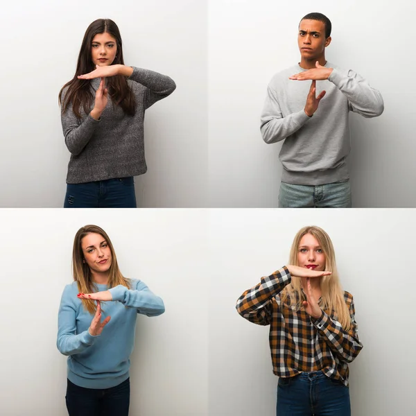 Collage Von Menschen Die Eine Stoppgeste Mit Ihrer Hand Machen — Stockfoto