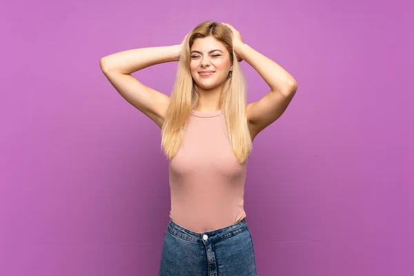 Teenager Girl Isolated Purple Background Frustrated Takes Hands Head — Stock Photo, Image