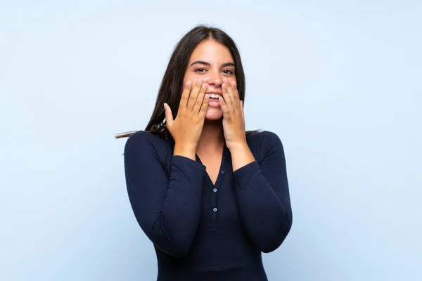 Junges Mädchen Über Isoliertem Blauem Hintergrund Mit Überraschendem Gesichtsausdruck — Stockfoto