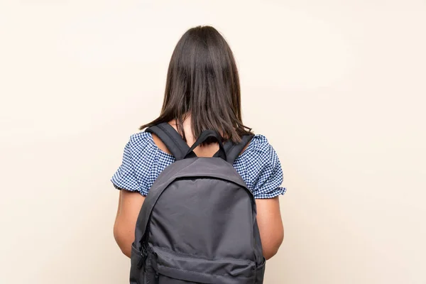 Menina Sobre Fundo Isolado Com Mochila — Fotografia de Stock