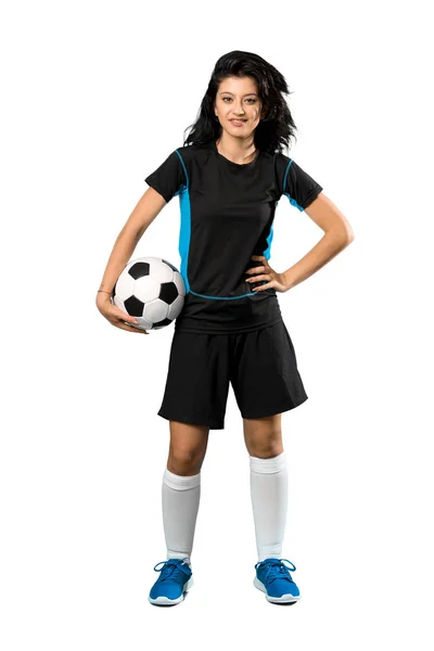 一个年轻足球运动员的女人在孤立的白色背景的全长镜头 — 图库照片