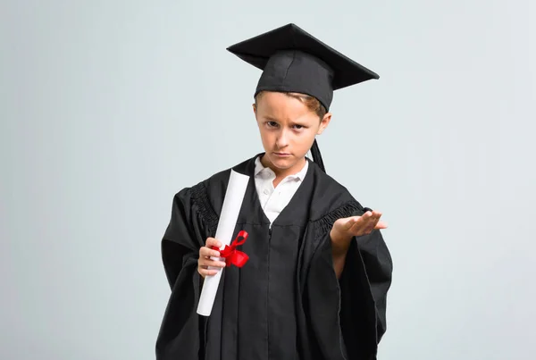 Kleine Jongen Afstuderen Ongelukkig Gefrustreerd Met Iets Negatieve Gezichtsuitdrukking Een — Stockfoto