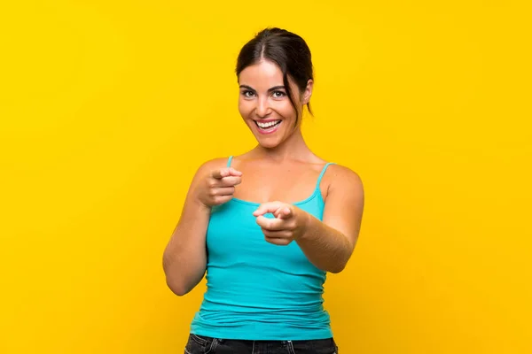 Young Woman Isolated Yellow Background Points Finger You — Stock Photo, Image