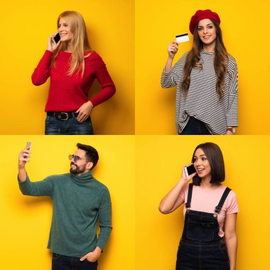 Bir grup insan cep telefonuyla sohbet ediyor.