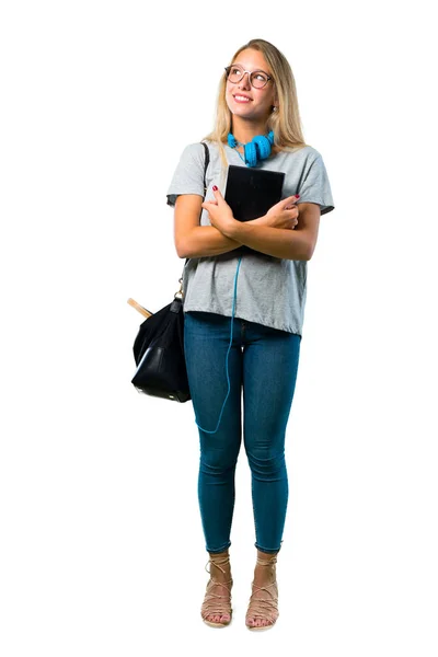 Eine Ganzkörperaufnahme Von Studentinnen Mit Brille Stehen Und Aufblicken Während — Stockfoto